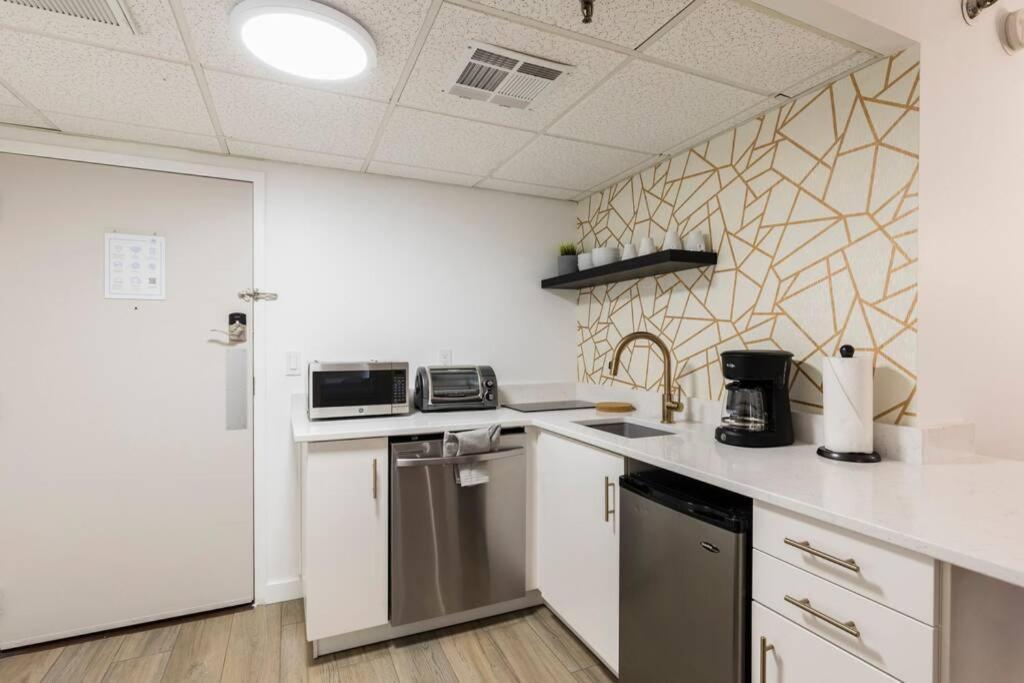Modern Studio On I-Drive: Parking + Pool Included 올랜도 외부 사진